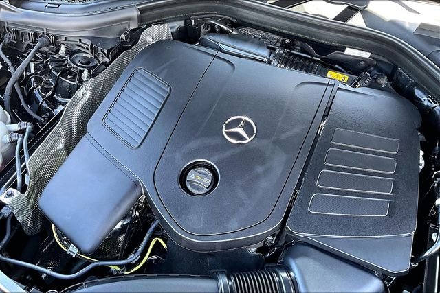 Used 2026  Mercedes-Benz GLC 300 image 32