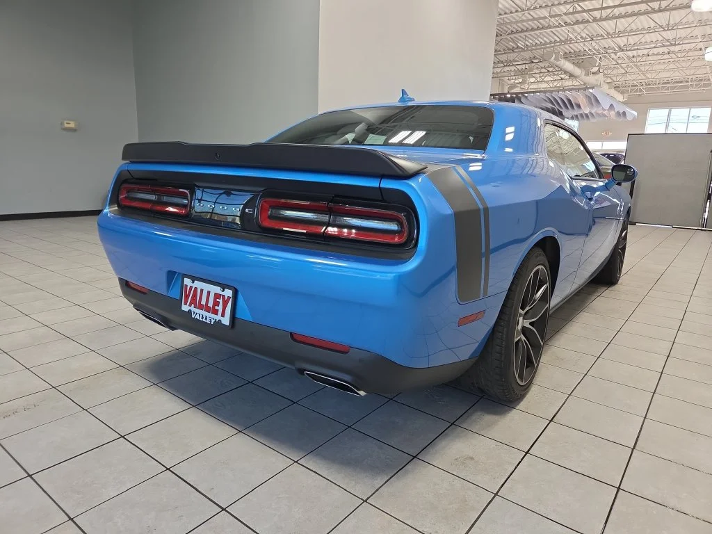 Used 2015 Blue Dodge R/T Scat Pack image 8