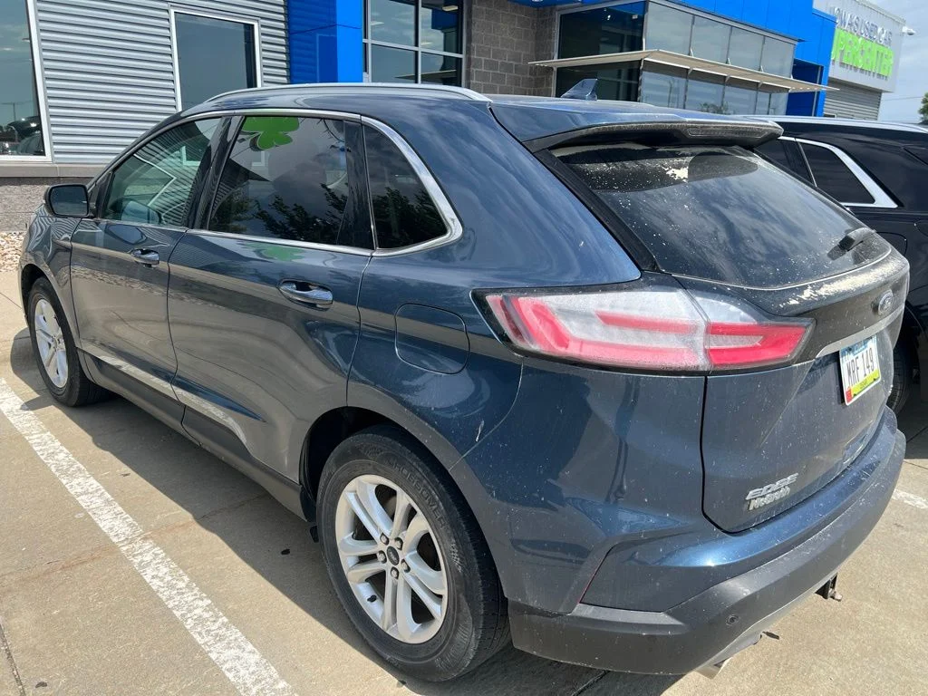 Used 2019 Blue Ford SEL image 4