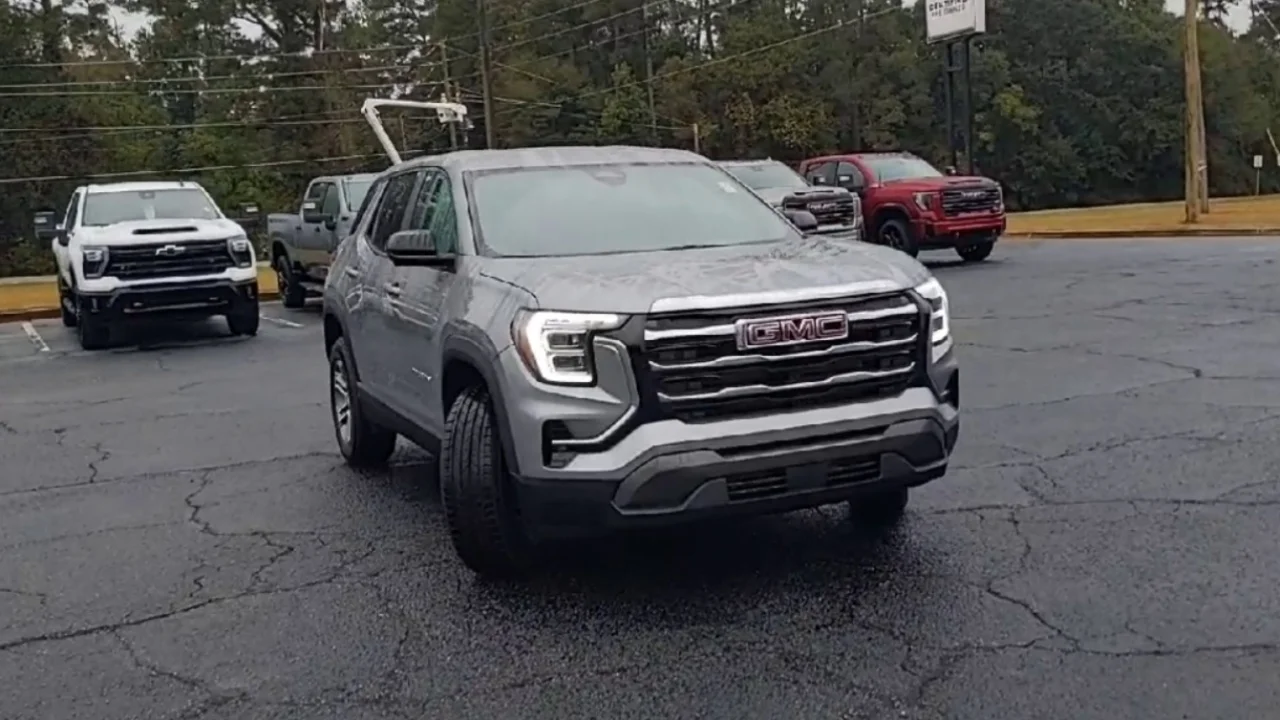New 2026 Sterling Metallic GMC Elevation image 3