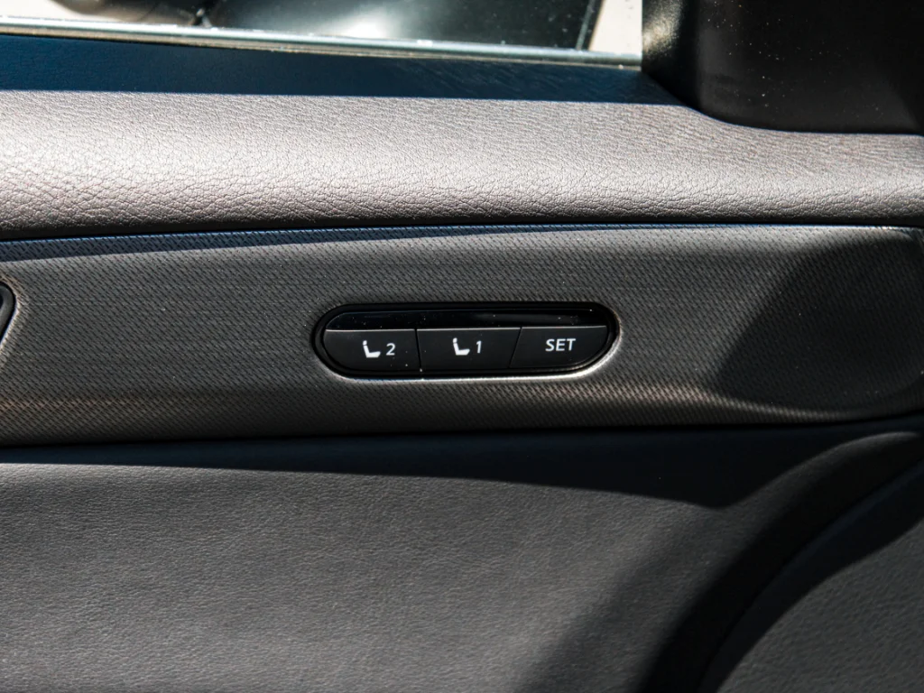 New 2027 GRAPHITE SHADOW INFINITI Luxe AWD image 10