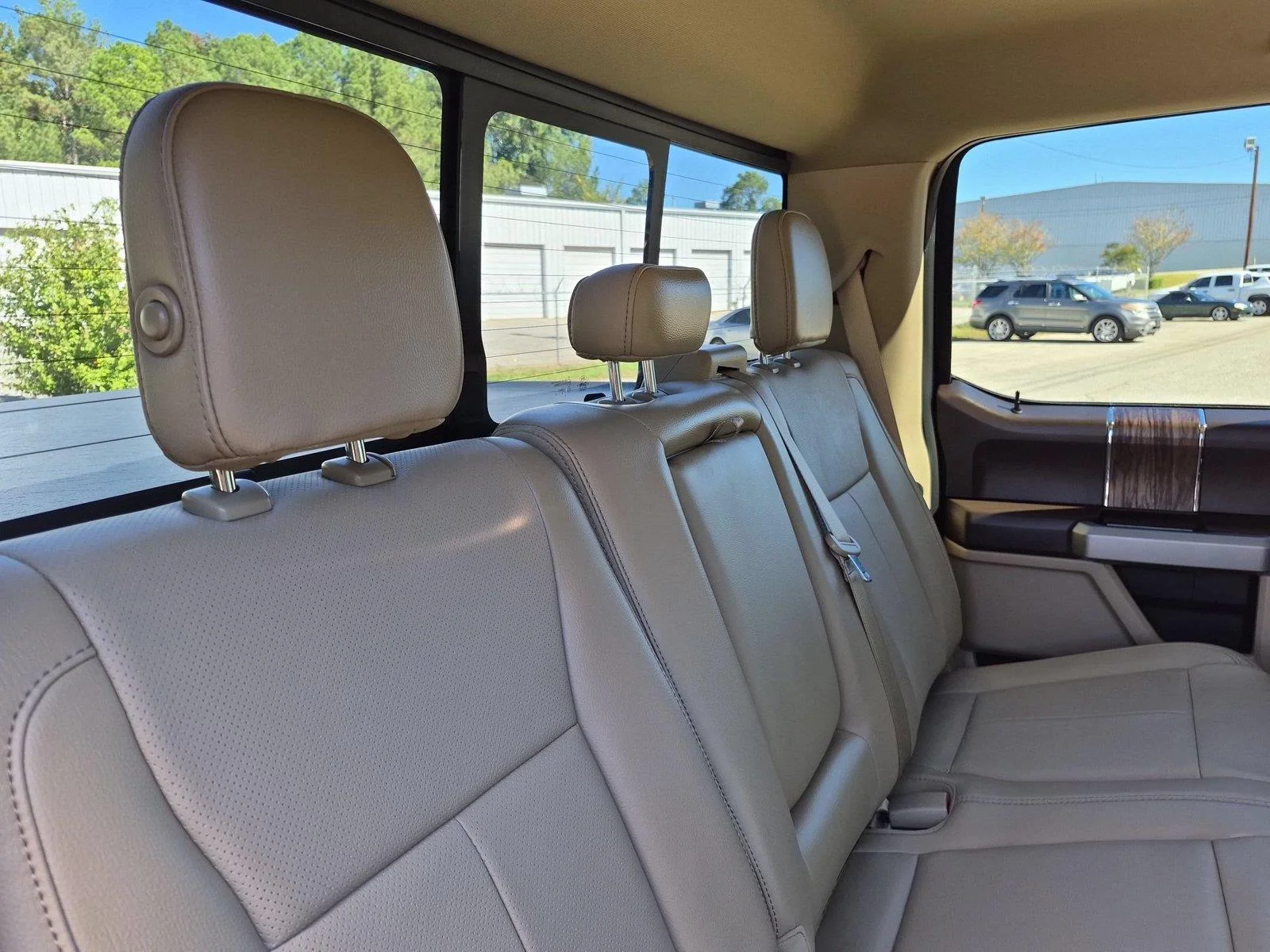 Used 2018 Blue Jeans Metallic Ford LARIAT image 34