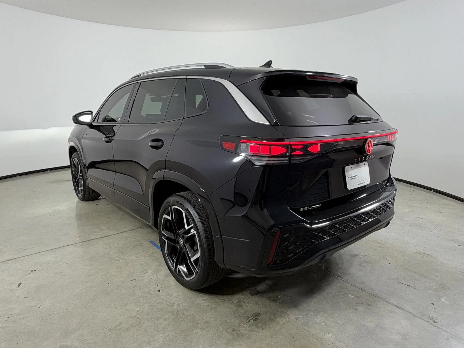 New 2026 BLACK VOLKSWAGEN  image 9