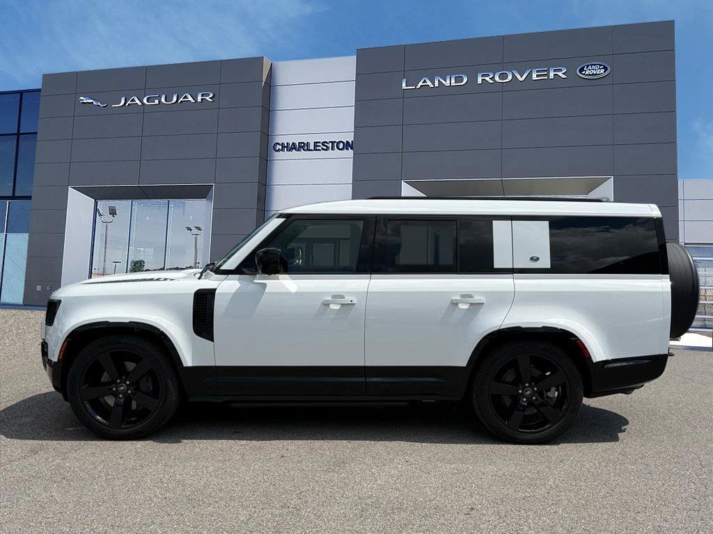 Certified Used 2023 Santorini_black Land Rover X-Dynamic SE image 2