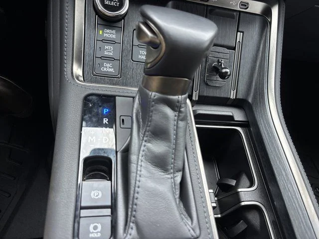 Used 2024  Lexus 550 Overtrail+ image 40