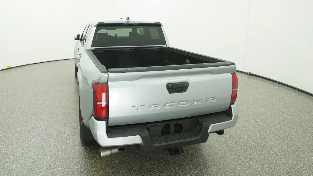 2026 Toyota Tacoma SR5 - Photo 7