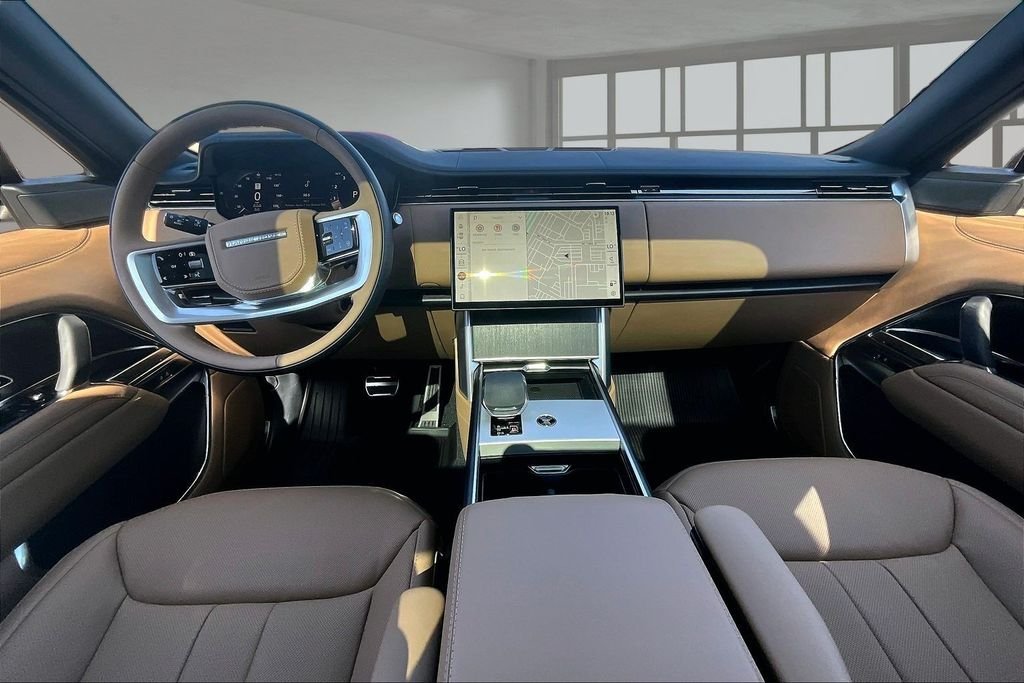 New 2026 Batumi Gold Premium Metallic Land Rover SE image 5