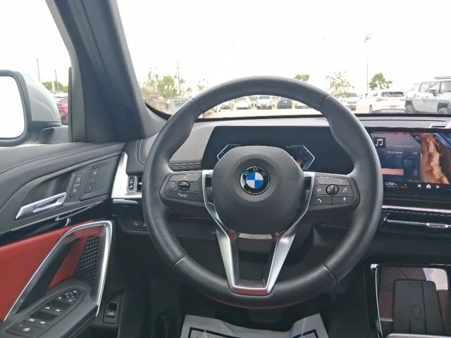 Used 2025 Silver BMW xDrive28i image 9
