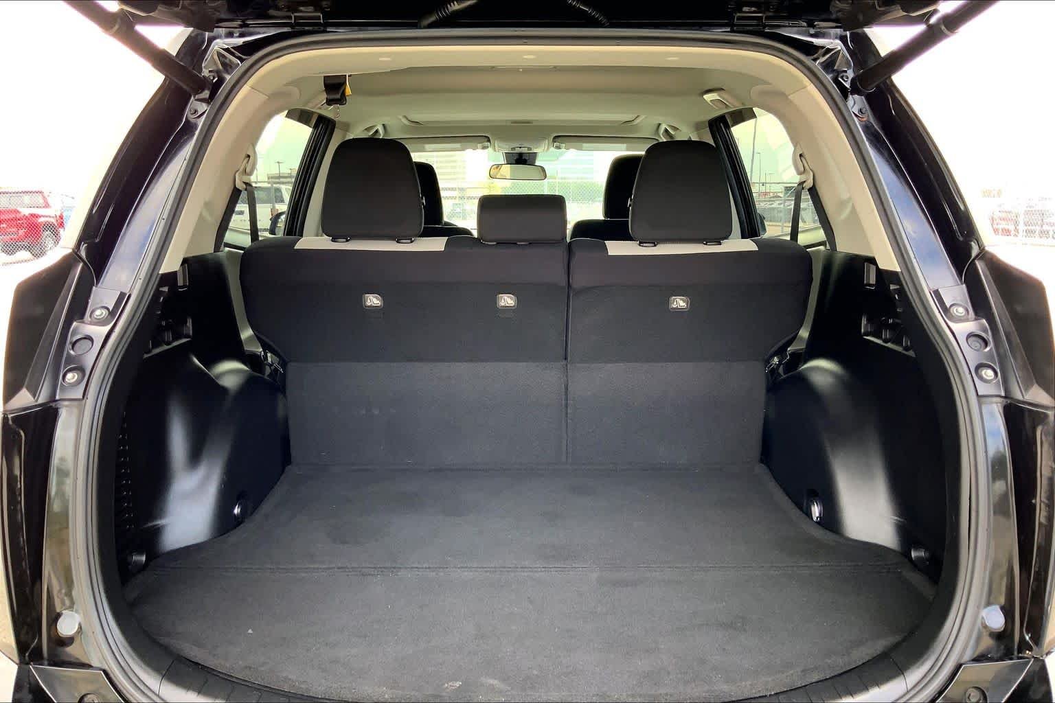 Used 2017 Black Toyota XLE image 34