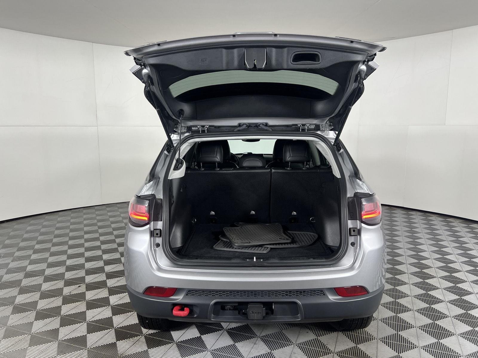 Used 2022 Billet Silver Metallic Clearco Jeep Trailhawk image 26