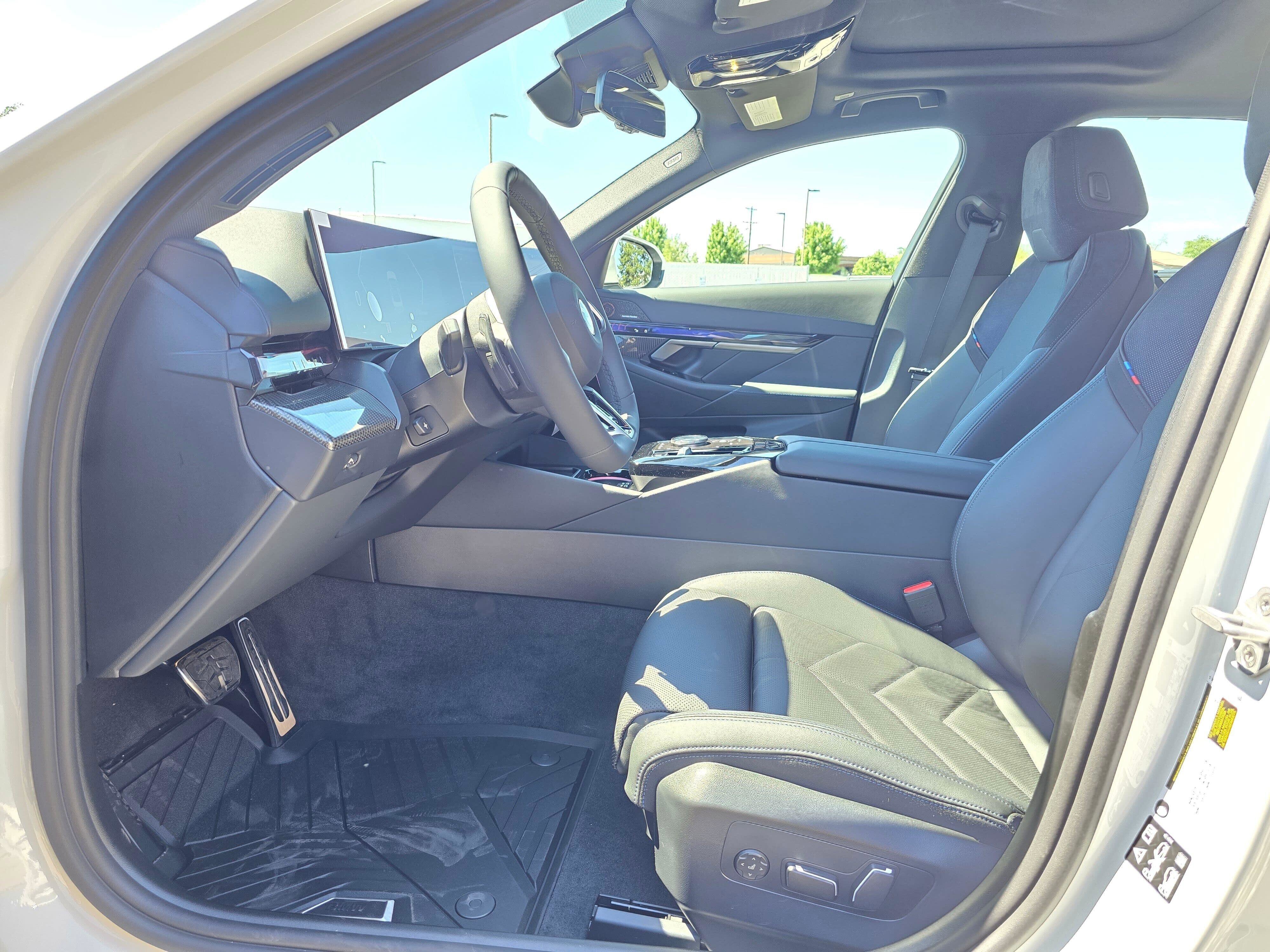 New 2027 Alpine White BMW 530i xDrive image 11