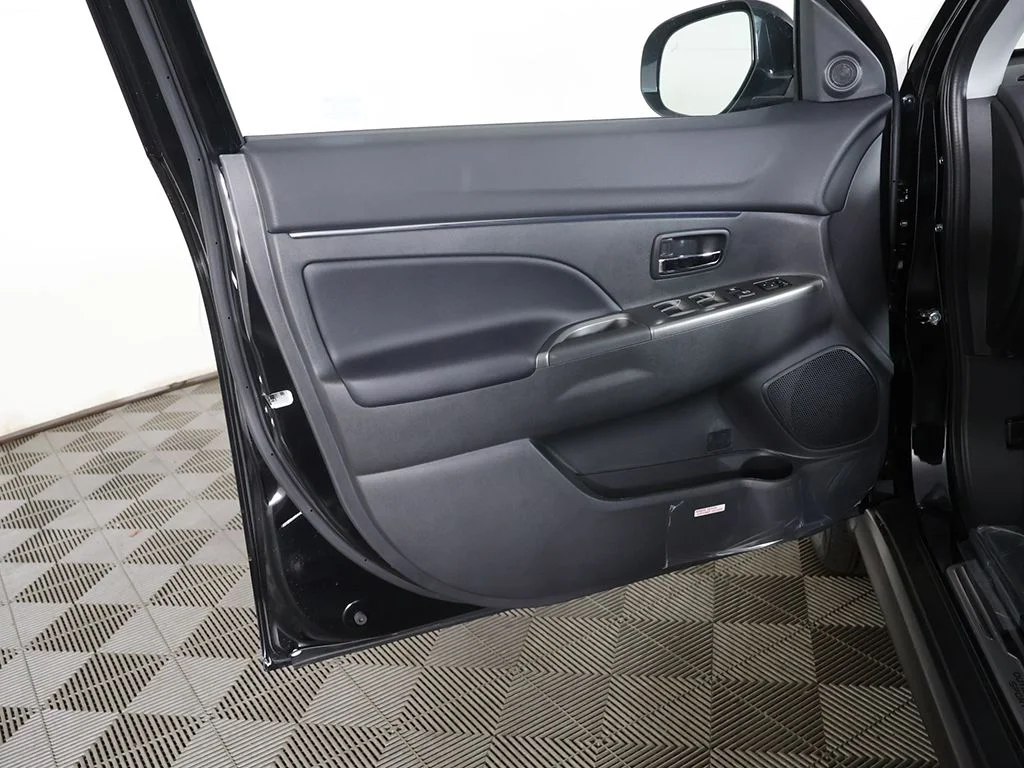 New 2026 Black Mitsubishi 2.0 SE image 20