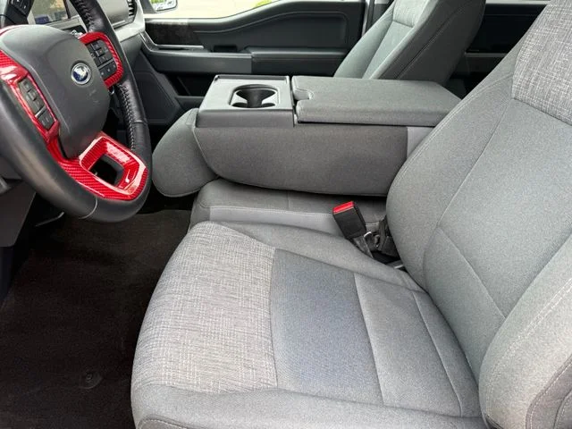 Used 2022 White Ford XLT image 9