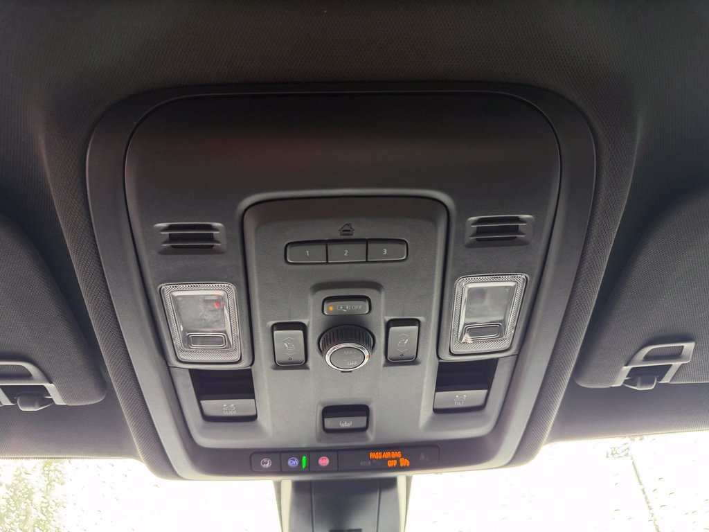 Used 2022 Black Chevrolet RST image 29