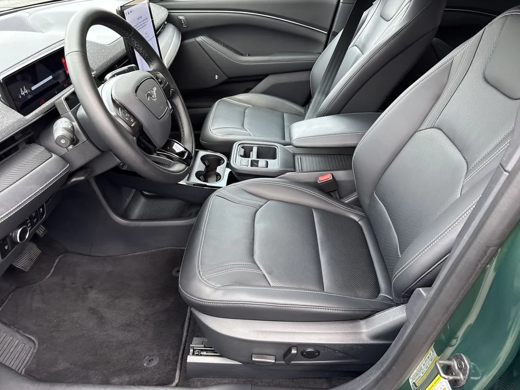 Used 2025 Green Ford Premium image 9
