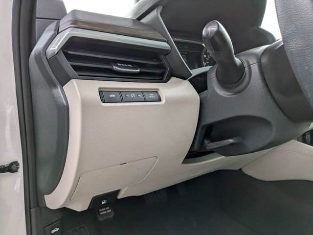 Used 2023 White Nissan 2.5 SV image 17