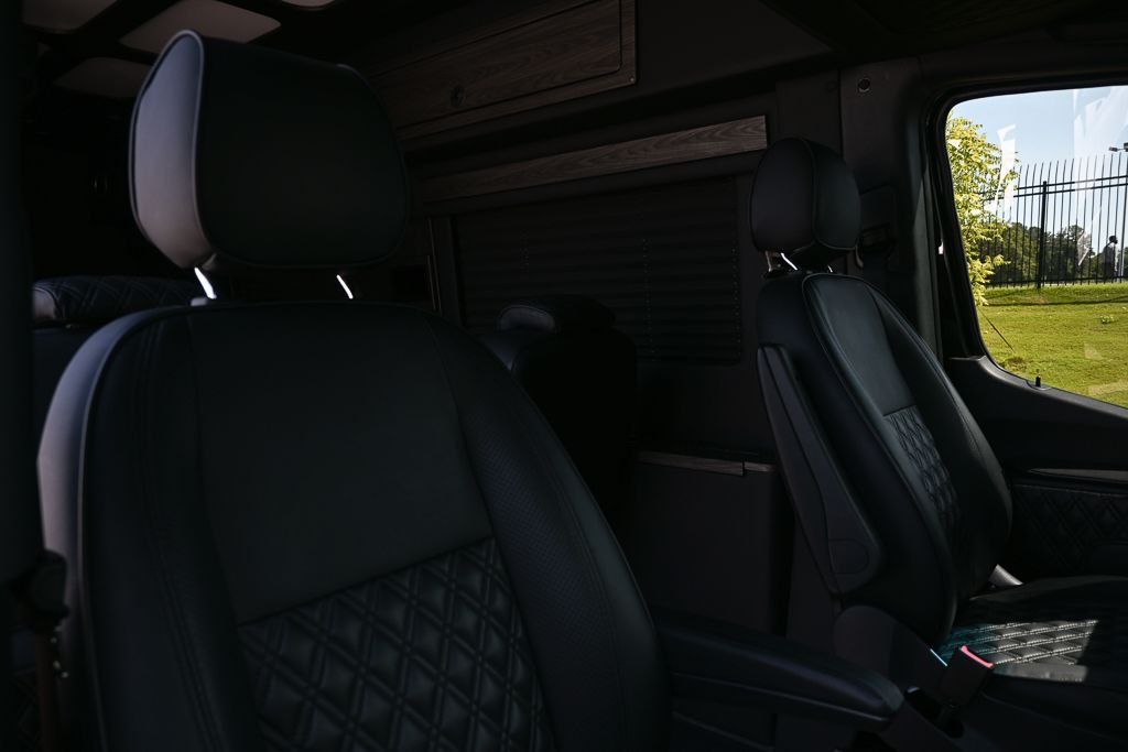 Used 2025 Black OG Luxury Coach VCB10OB image 21