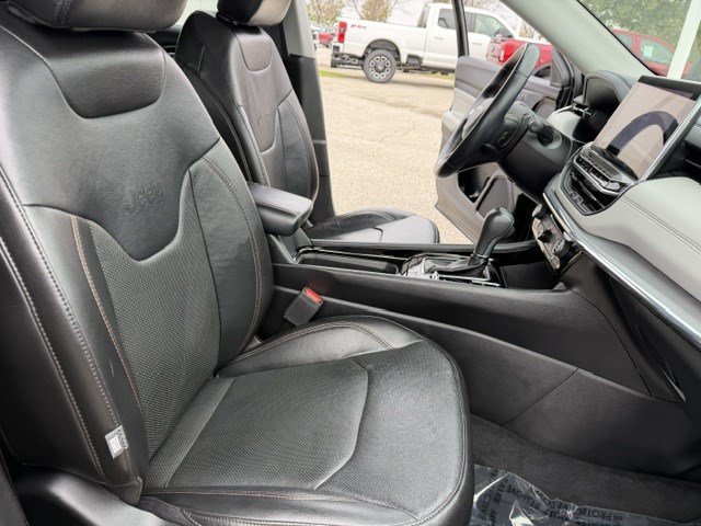 Certified Used 2022 Diamond Black Jeep Limited image 34