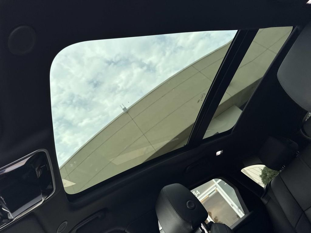New 2026 Arroios Grey Land Rover S image 11