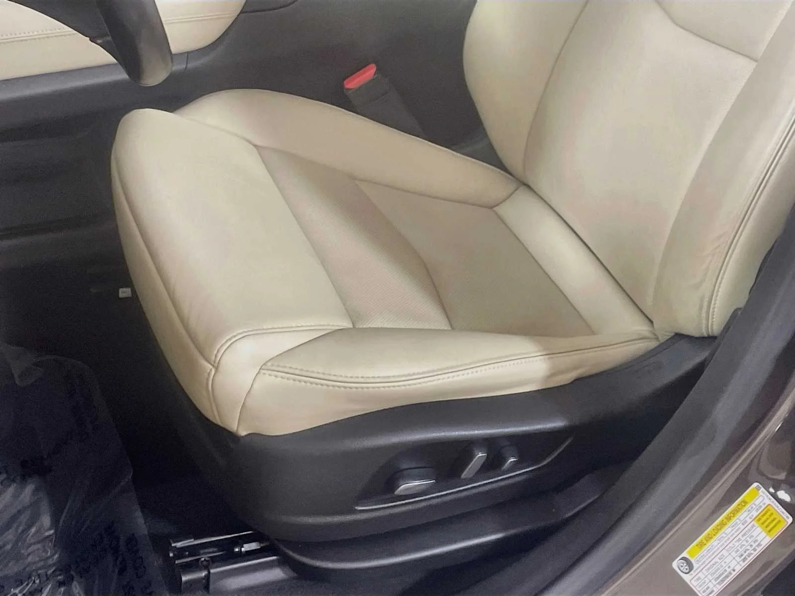 Used 2019 Dark Mocha Metallic Cadillac Luxury FWD image 18