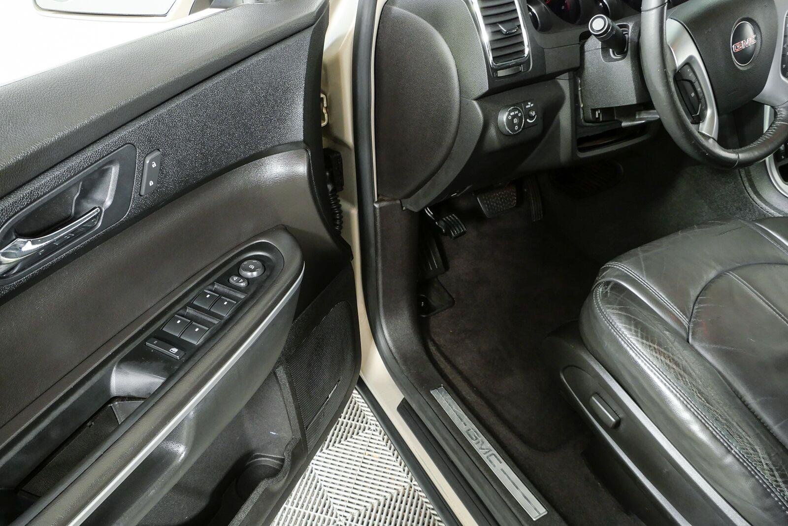 Used 2008 Gold Mist Metallic GMC SLT1 image 8