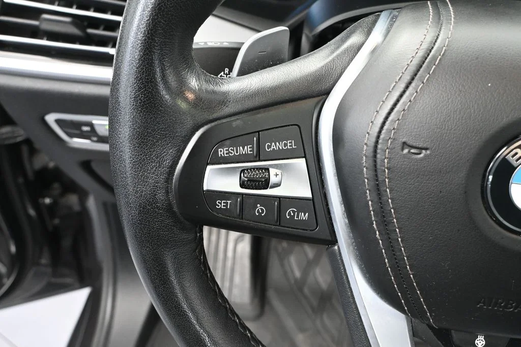 Used 2023 Gray BMW xDrive40i image 29