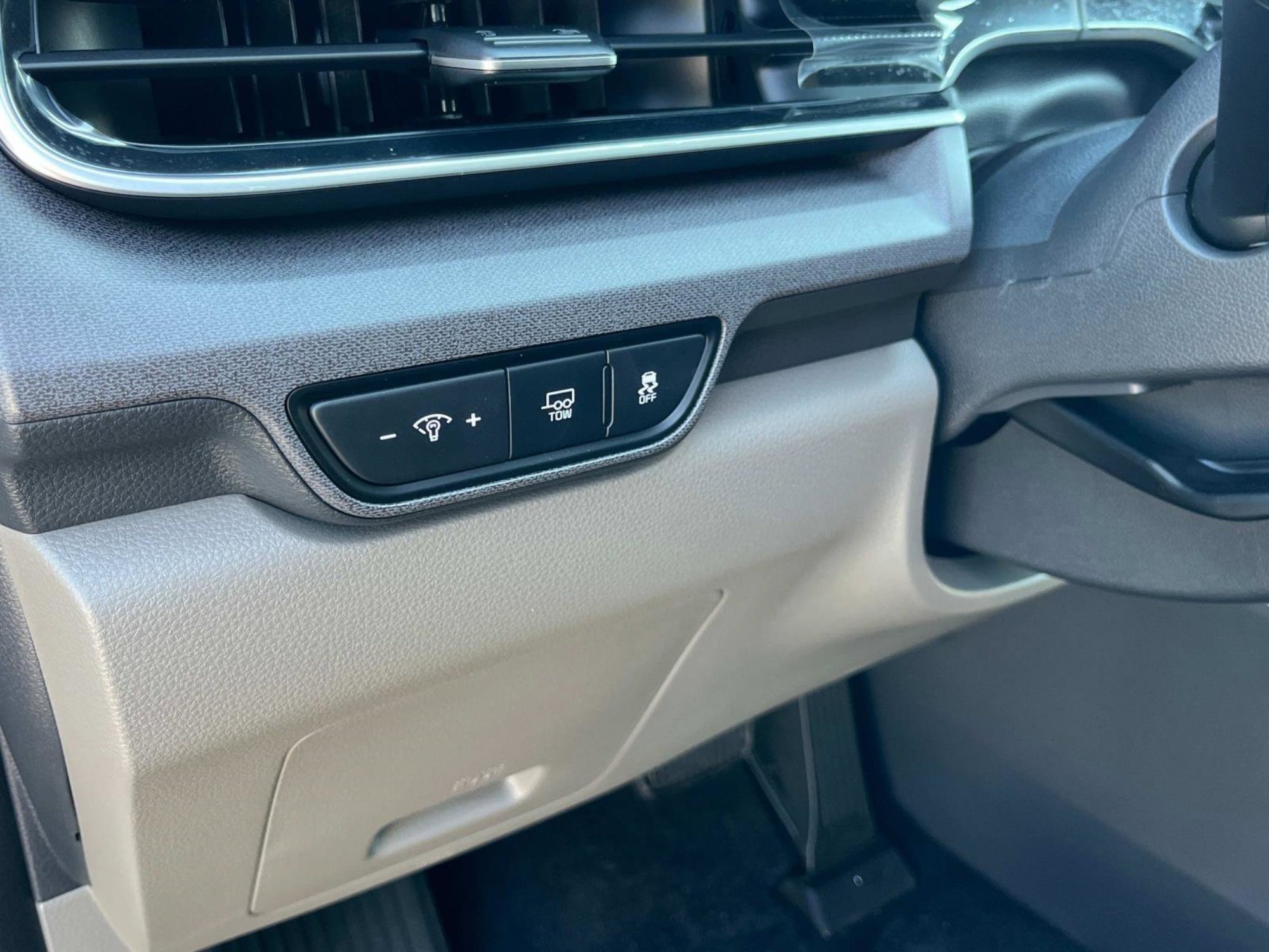 New 2026 Ivory Silver Kia EX image 29