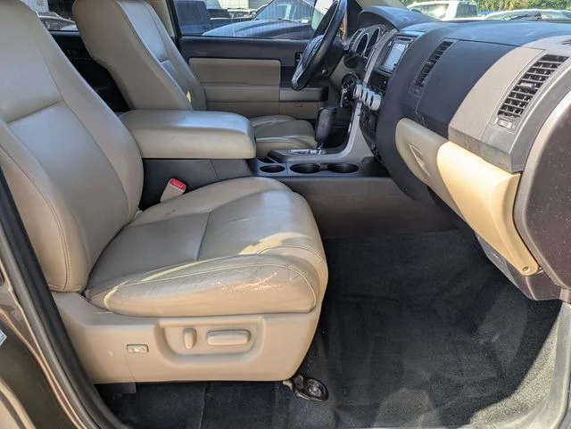 Used 2016  Toyota SR5 image 26