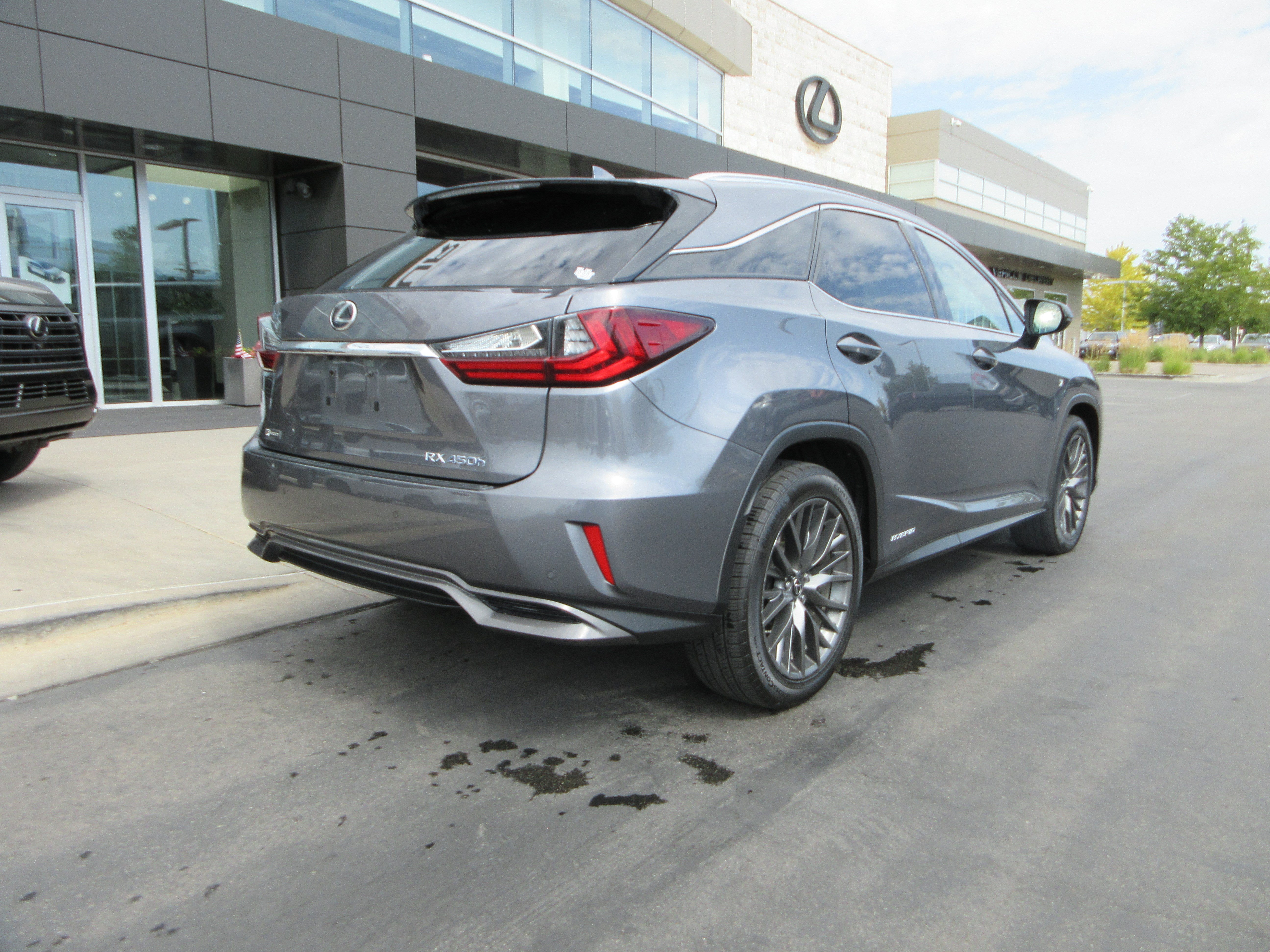 Used 2019 Nebula Gray Pearl Lexus 450h F Sport image 11