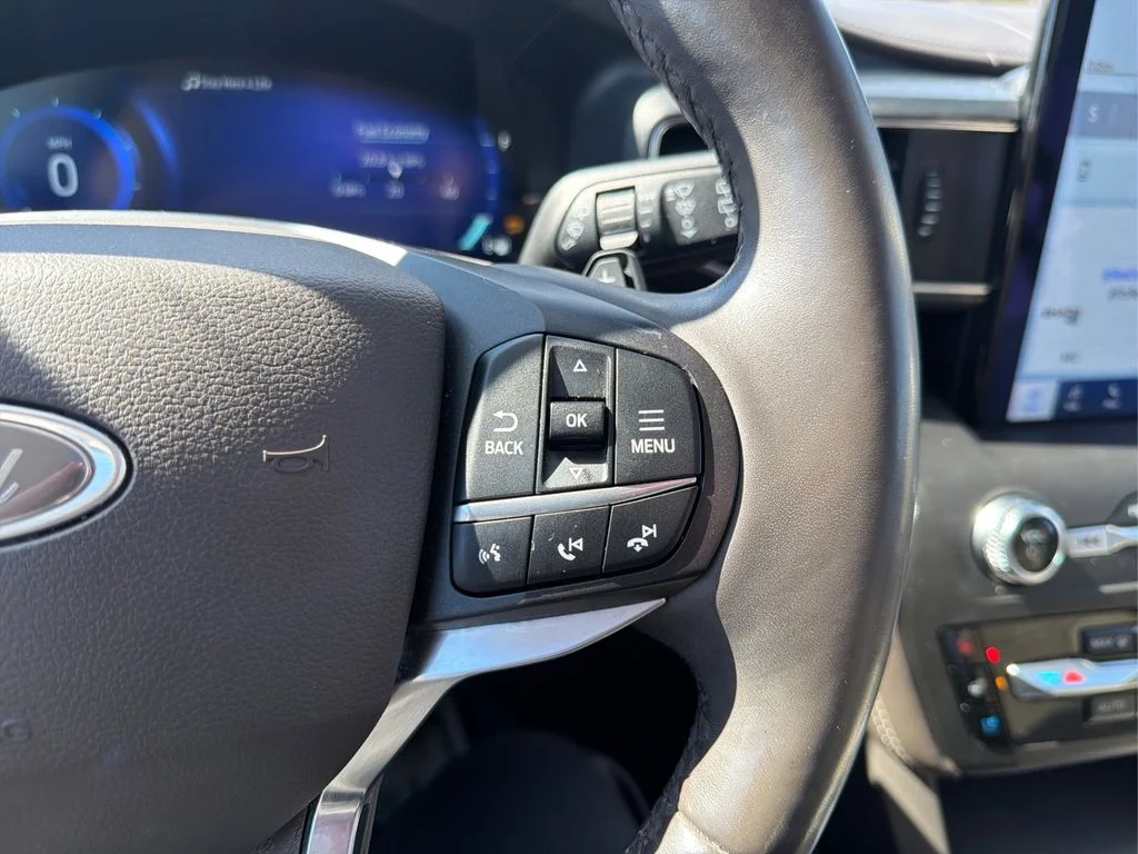 Used 2020 White Metallic Ford Platinum image 31