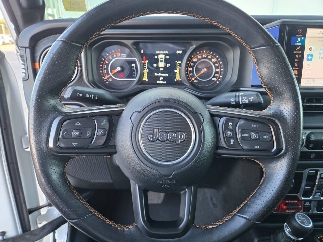 Used 2025 White Jeep Mojave image 20