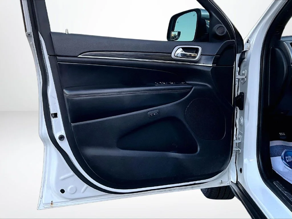 Used 2020 White Jeep Limited image 24