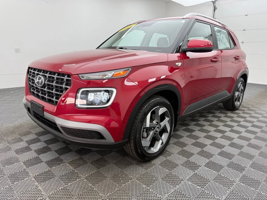 Used 2022 Red Hyundai Limited image 13