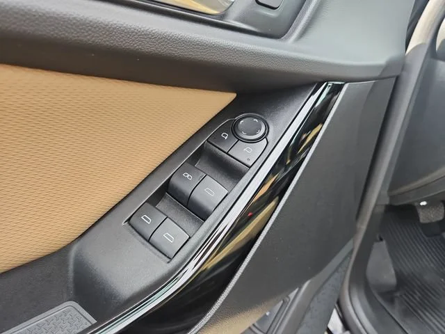 Used 2025 Mosaic Black Metallic Chevrolet ACTIV image 12