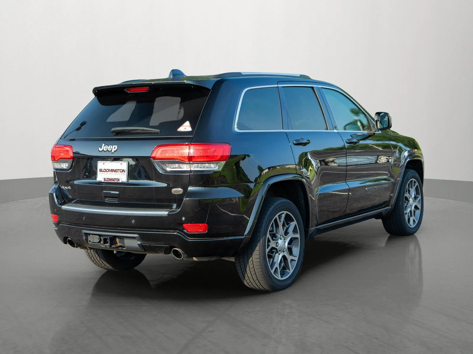 Used 2020 Diamond Black Crystal Pearlcoat Jeep Overland image 7