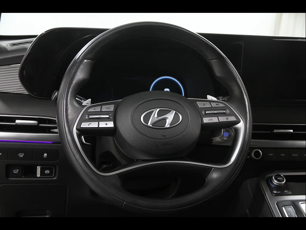 Used 2024 Sierra Burgundy Hyundai Calligraphy image 7