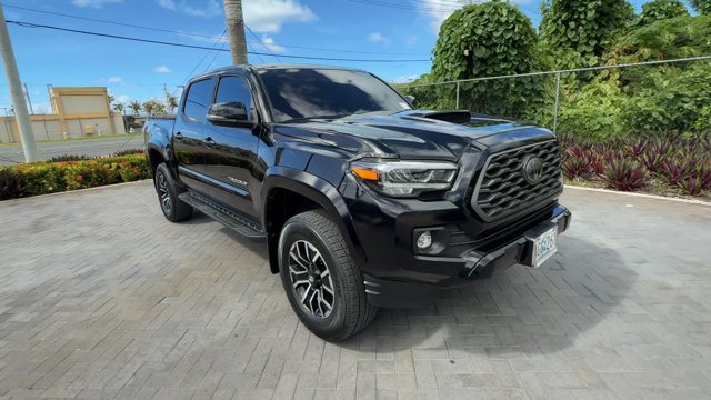 Used 2022  Toyota  image 4