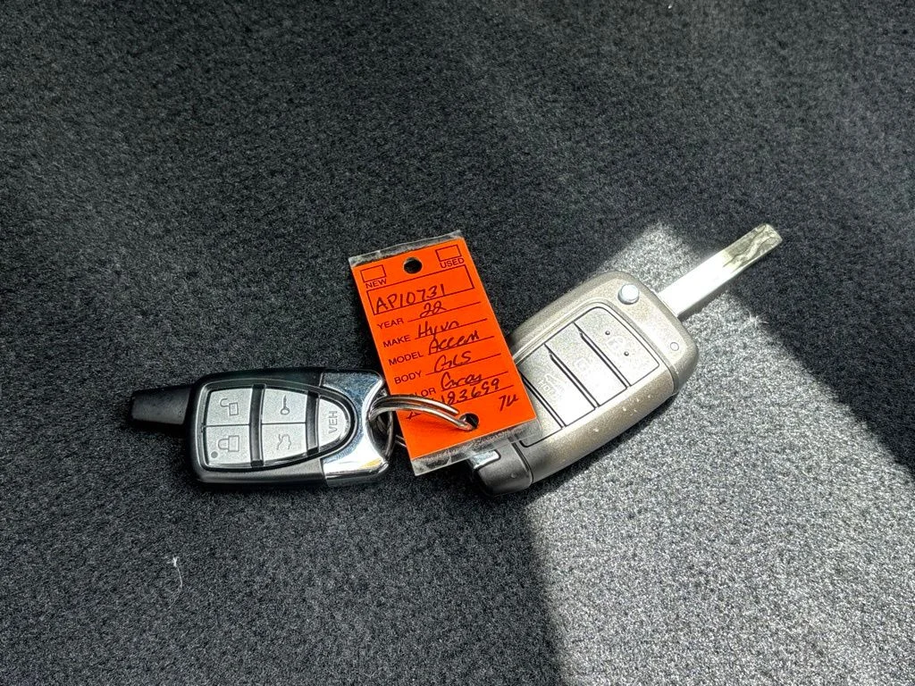 Used 2022 Gray Hyundai SE image 32
