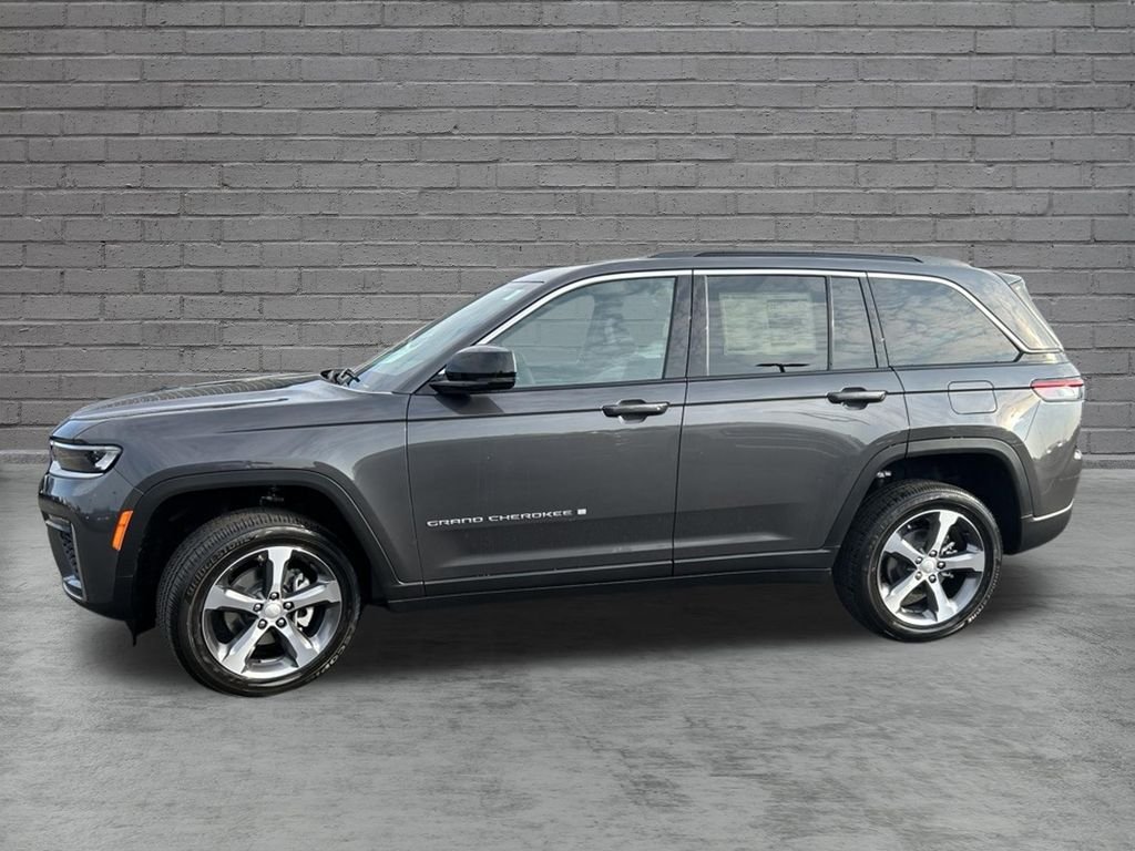 New 2026 Baltic Gray Metallic Clearcoat Jeep Limited image 4