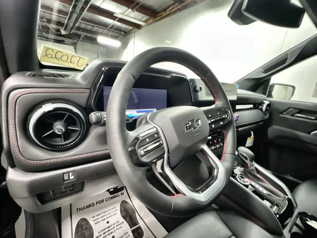 2026 Chevrolet Colorado Z71 - Photo 10