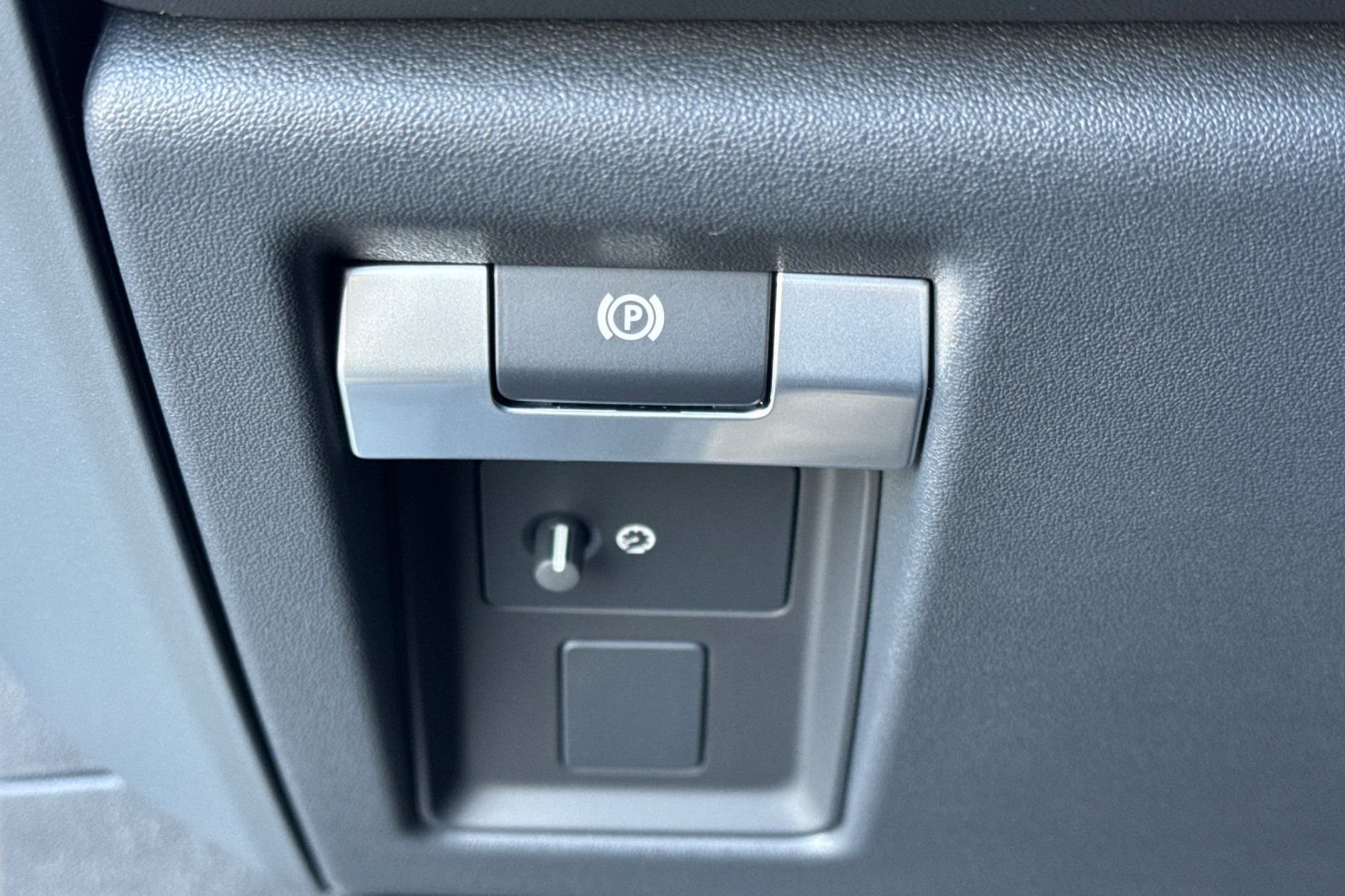 New 2026 Borasco Grey Land Rover X-Dynamic SE image 33