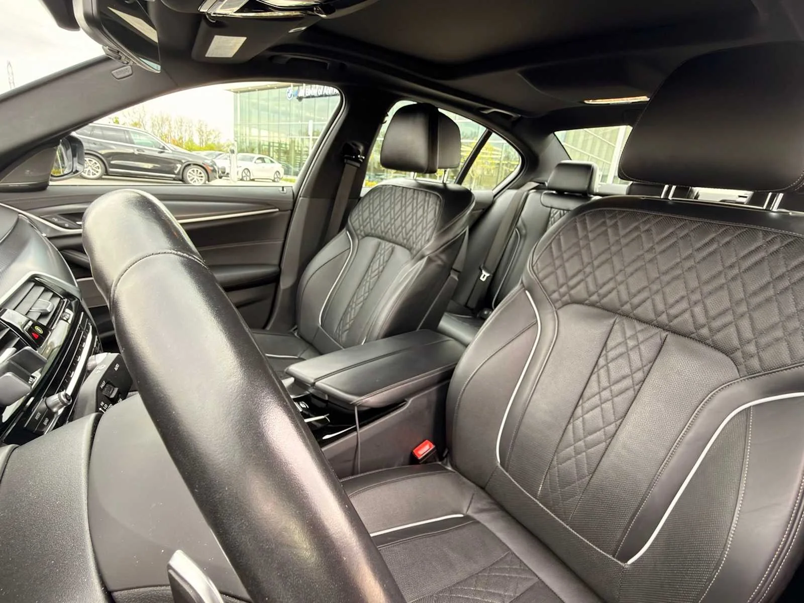 Used 2022 Tanzanite Blue II Metallic BMW M550i xDrive image 18