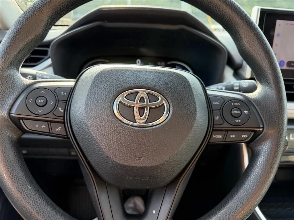 Used 2024 White Toyota XLE image 18