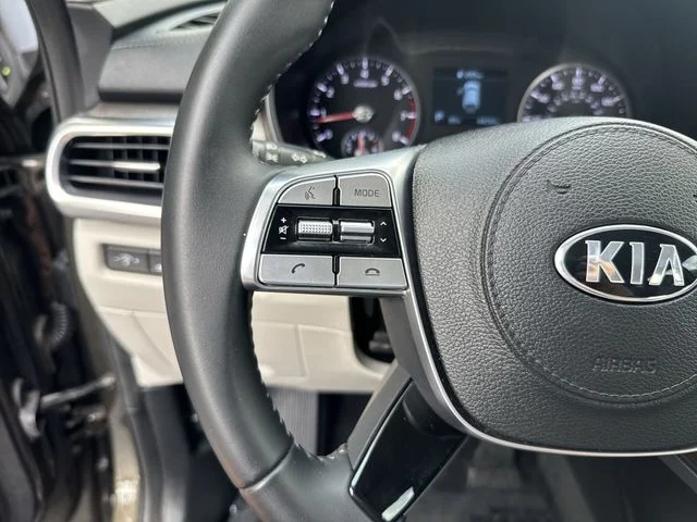 Used 2020 Green Kia EX image 19