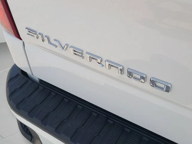 New 2026 Summit White Chevrolet RST image 34