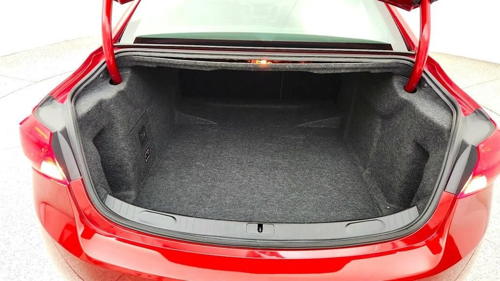 Used 2018 Cajun Red Tintcoat Chevrolet 4dr Sedan LT w/1LT image 21