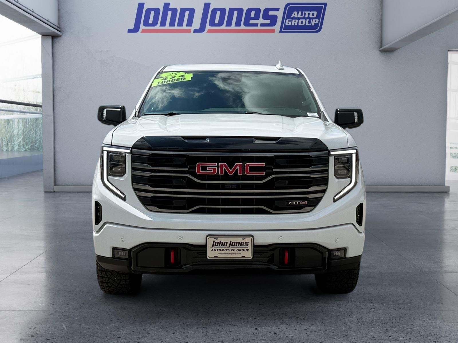 Used 2025 Summit White GMC AT4 image 8