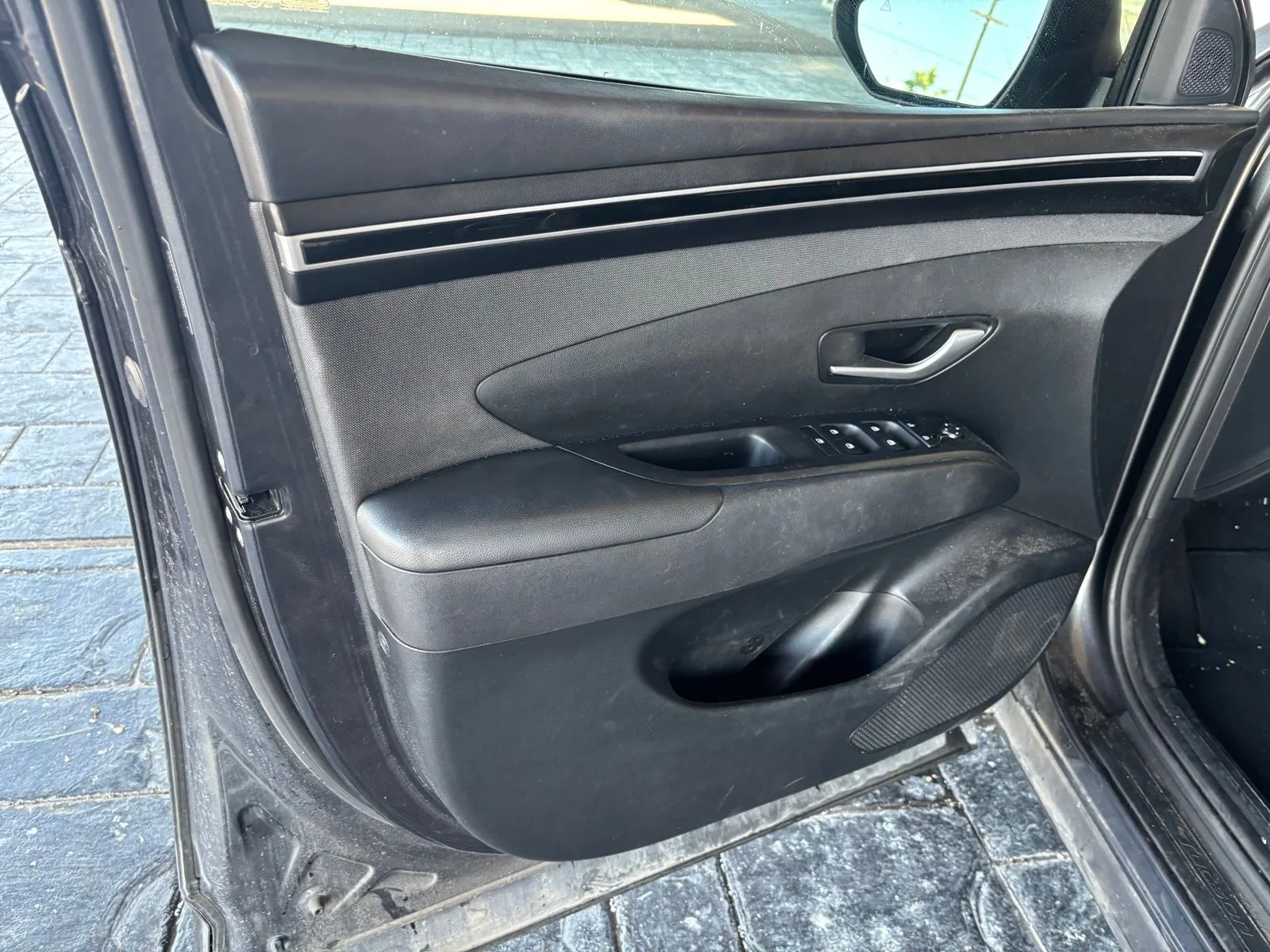 Used 2023 Gray Hyundai SEL image 9