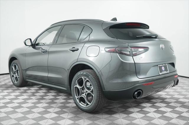 New 2025 Vesuvio Gray Metallic Exterior Paint Alfa Romeo  image 17