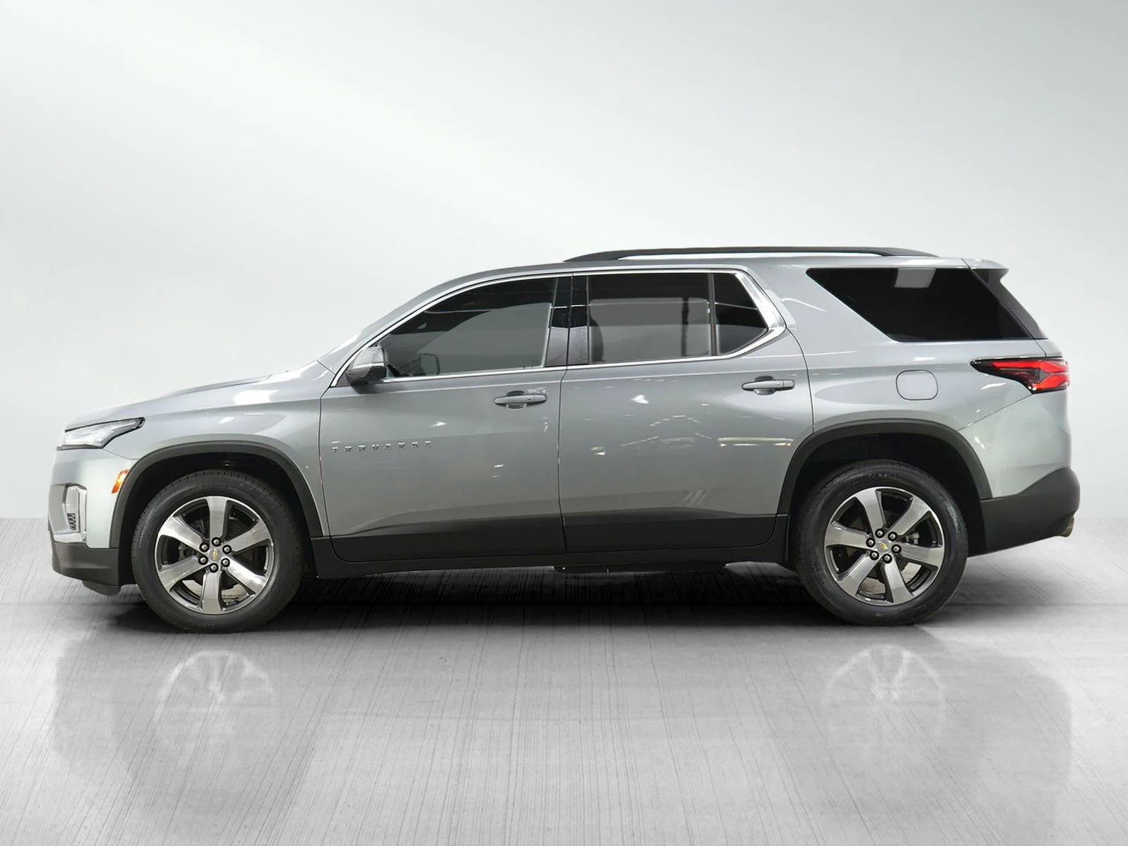 Used 2023 Chevrolet Traverse 3LT with VIN 1GNEVHKW0PJ239809 for sale in White Bear Lake, Minnesota